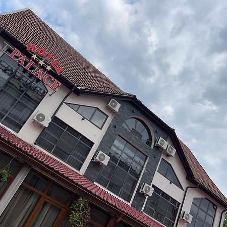 Hotel Palace Târgu Jiu Екстериор снимка