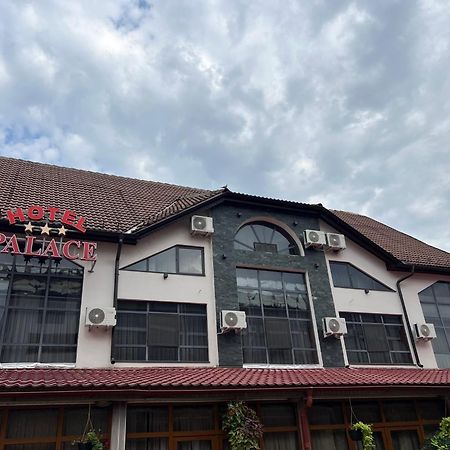 Hotel Palace Târgu Jiu Екстериор снимка