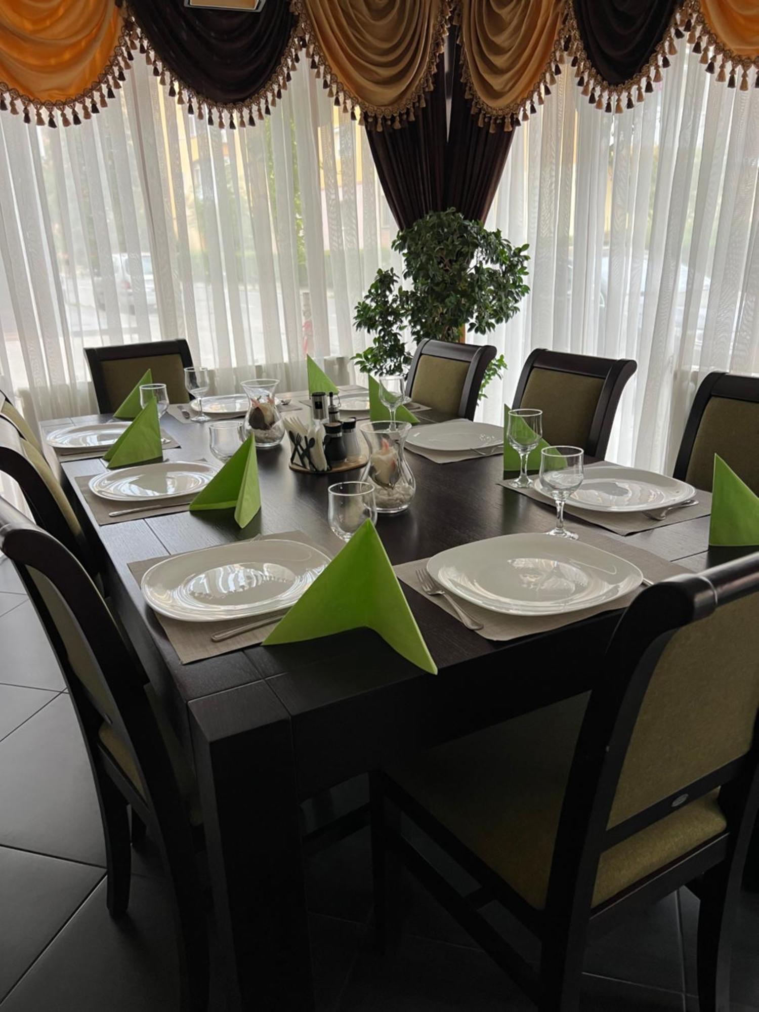 Hotel Palace Târgu Jiu Екстериор снимка