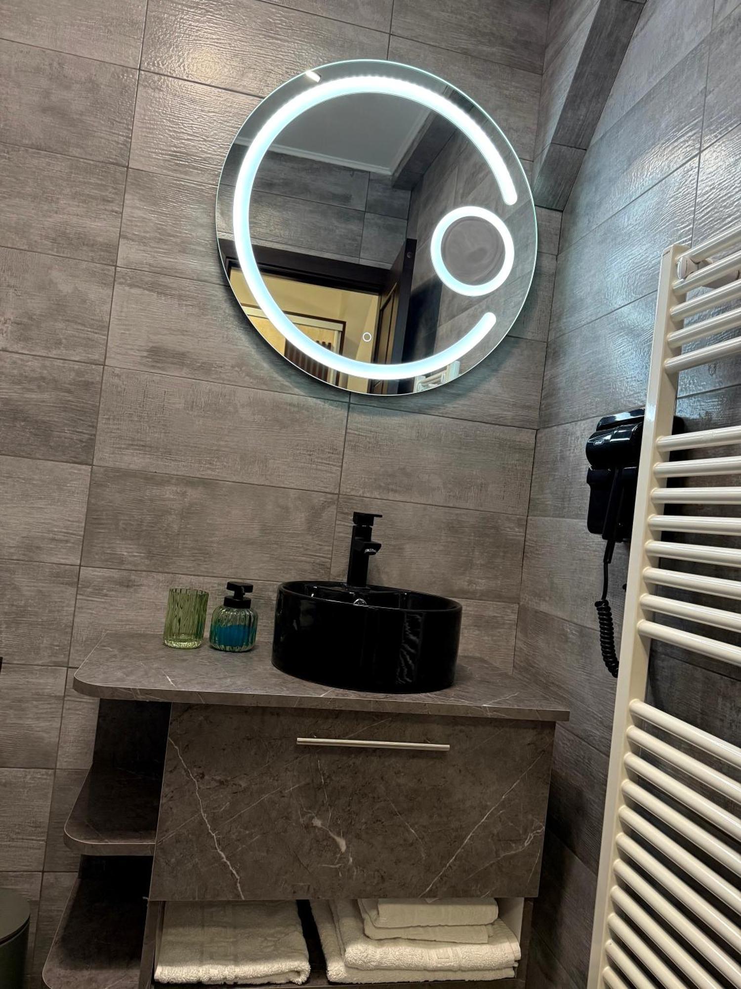 Hotel Palace Târgu Jiu Екстериор снимка