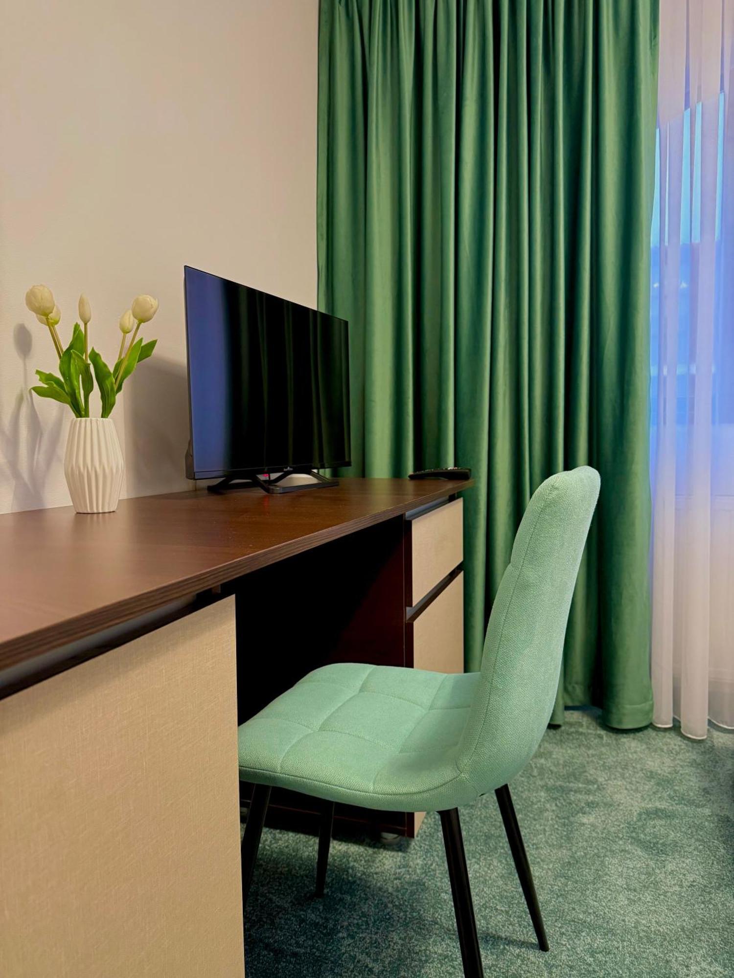 Hotel Palace Târgu Jiu Екстериор снимка