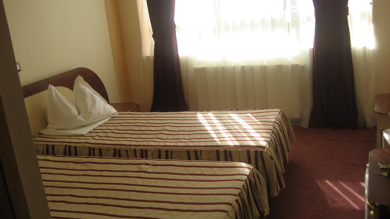 Hotel Palace Târgu Jiu Стая снимка