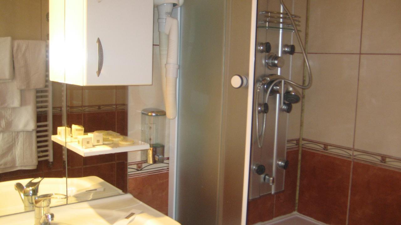 Hotel Palace Târgu Jiu Стая снимка