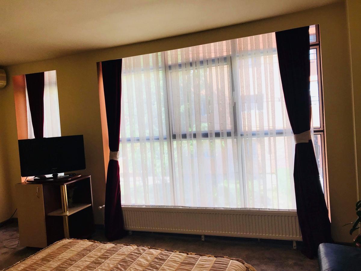 Hotel Palace Târgu Jiu Екстериор снимка